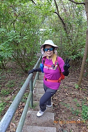 Thumbnail of pic_Apple_Lee_358.jpg