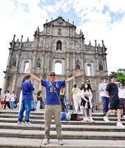 Thumbnail of pic_Shing_Lee_126.jpg