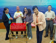 Thumbnail of pic_Lee_Shing_015.jpg