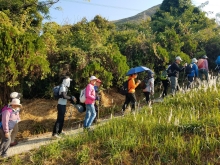 PC280008.jpg (721683 bytes)